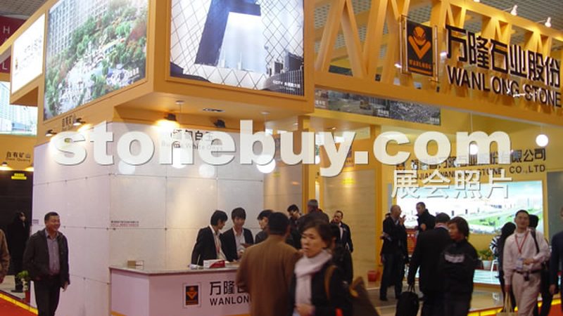在谈判过程中，以下技巧可以帮助你更好地谈得价格含运费：