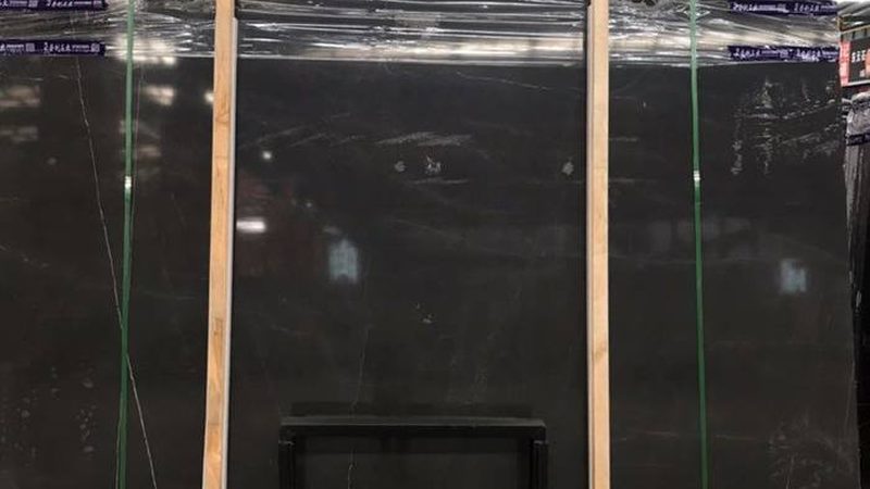 微晶石与岩板：材质特性与适用场景解析